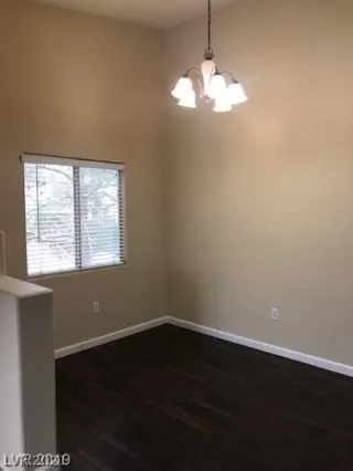 Photo #5: 2290532 Listing