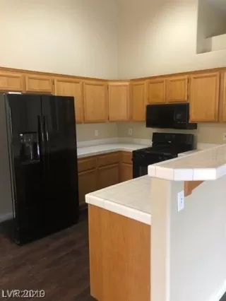 Photo #6: 2290532 Listing