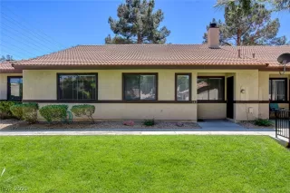 Photo #1: 2290542 Listing