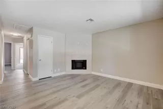 Photo #3: 2290542 Listing