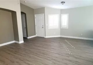 Photo #4: 2290587 Listing