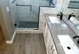 Photo #6: 2290587 Listing