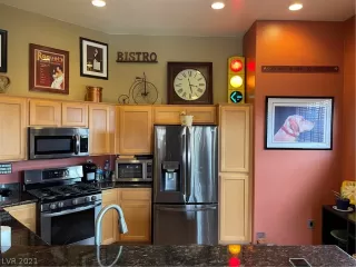 Photo #1: 2290593 Listing