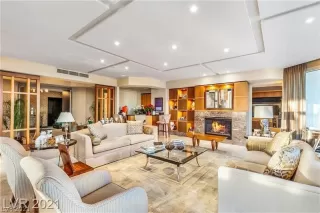 Photo #1: 2290602 Listing