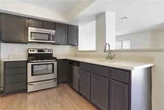 Photo #2: 2290643 Listing 