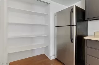 Photo #5: 2290643 Listing 