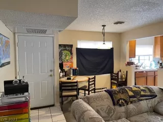 Photo #5: 2290703 Listing