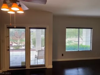 Photo #4: 2290707 Listing