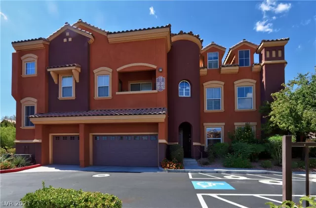 MLS: 2290735 Condo For Sale