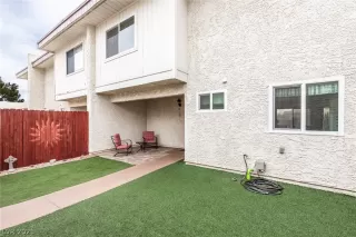 Photo #1: 2290747 Listing 