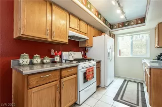 Photo #5: 2290747 Listing 