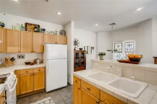 Photo #1: 2290771 Listing