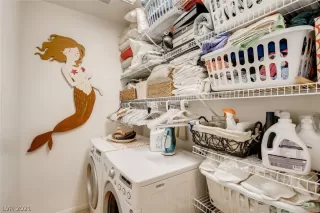 Photo #6: 2290771 Listing