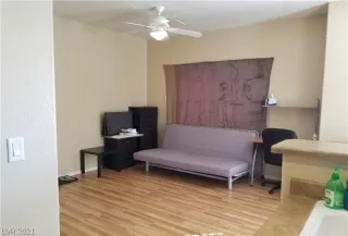 Photo #3: 2290774 Listing