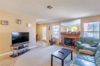 Photo #3: 2290808 Listing 