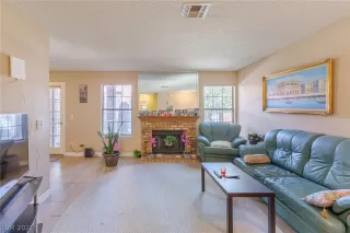 Photo #4: 2290808 Listing 