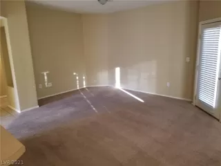 Photo #6: 2290819 Listing