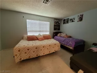 Photo #5: 2290840 Listing