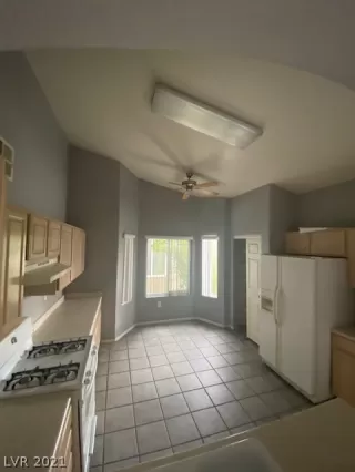 Photo #5: 2290858 Listing 