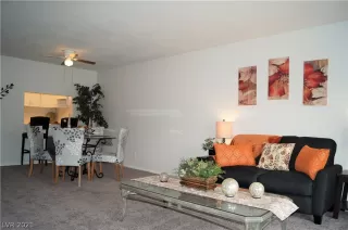 Photo #3: 2290861 Listing