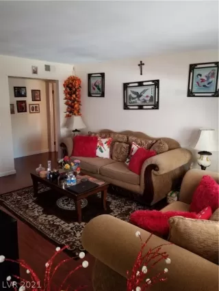 Photo #1: 2290862 Listing