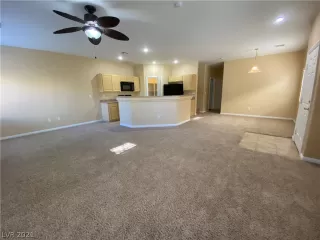 Photo #2: 2290893 Listing