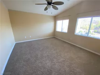 Photo #3: 2290893 Listing