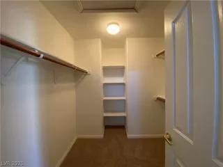 Photo #6: 2290893 Listing