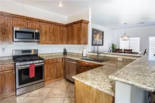 Photo #1: 2290905 Listing