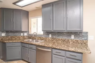 Photo #3: 2290906 Listing