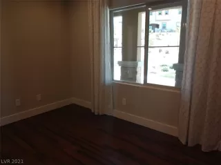 Photo #4: 2290915 Listing