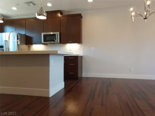 Photo #6: 2290915 Listing