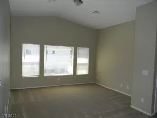 Photo #5: 2290921 Listing 