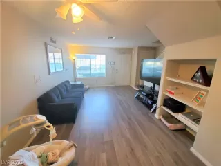 Photo #2: 2290922 Listing