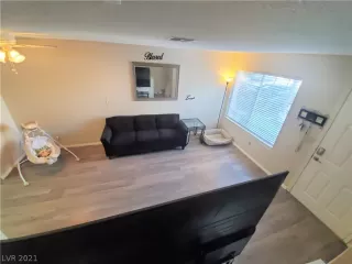 Photo #3: 2290922 Listing