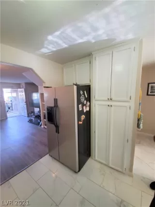 Photo #5: 2290922 Listing