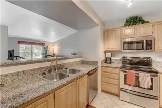 Photo #2: 2290935 Listing