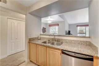 Photo #4: 2290935 Listing