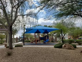 Photo #1: 2290938 Listing