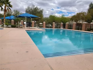 Photo #2: 2290938 Listing