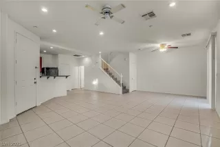 Photo #6: 2290938 Listing