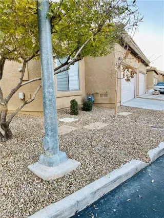 Photo #3: 2290957 Listing 