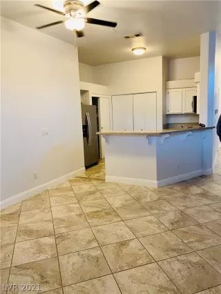 Photo #4: 2290957 Listing 