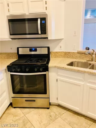 Photo #6: 2290957 Listing 