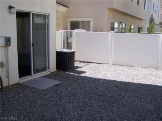 Photo #4: 2290960 Listing 