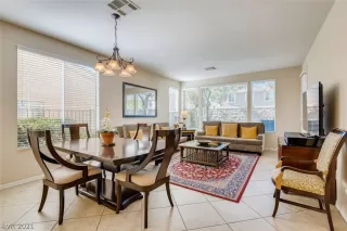 Photo #3: 2290969 Listing 