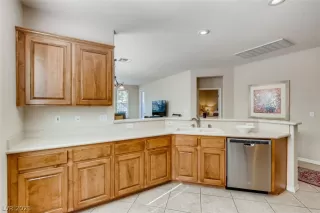 Photo #5: 2290969 Listing 