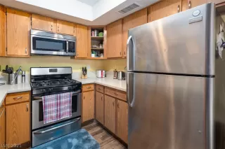 Photo #5: 2290970 Listing