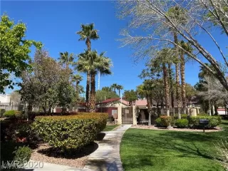 Photo #3: 2290980 Listing