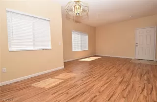 Photo #5: 2290989 Listing 